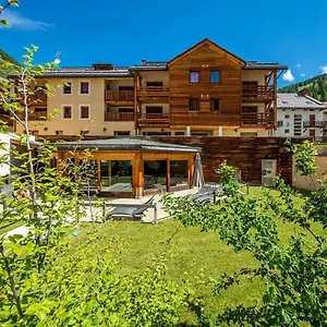 https://les-balcons-du-viso.fr-provencehotel.com