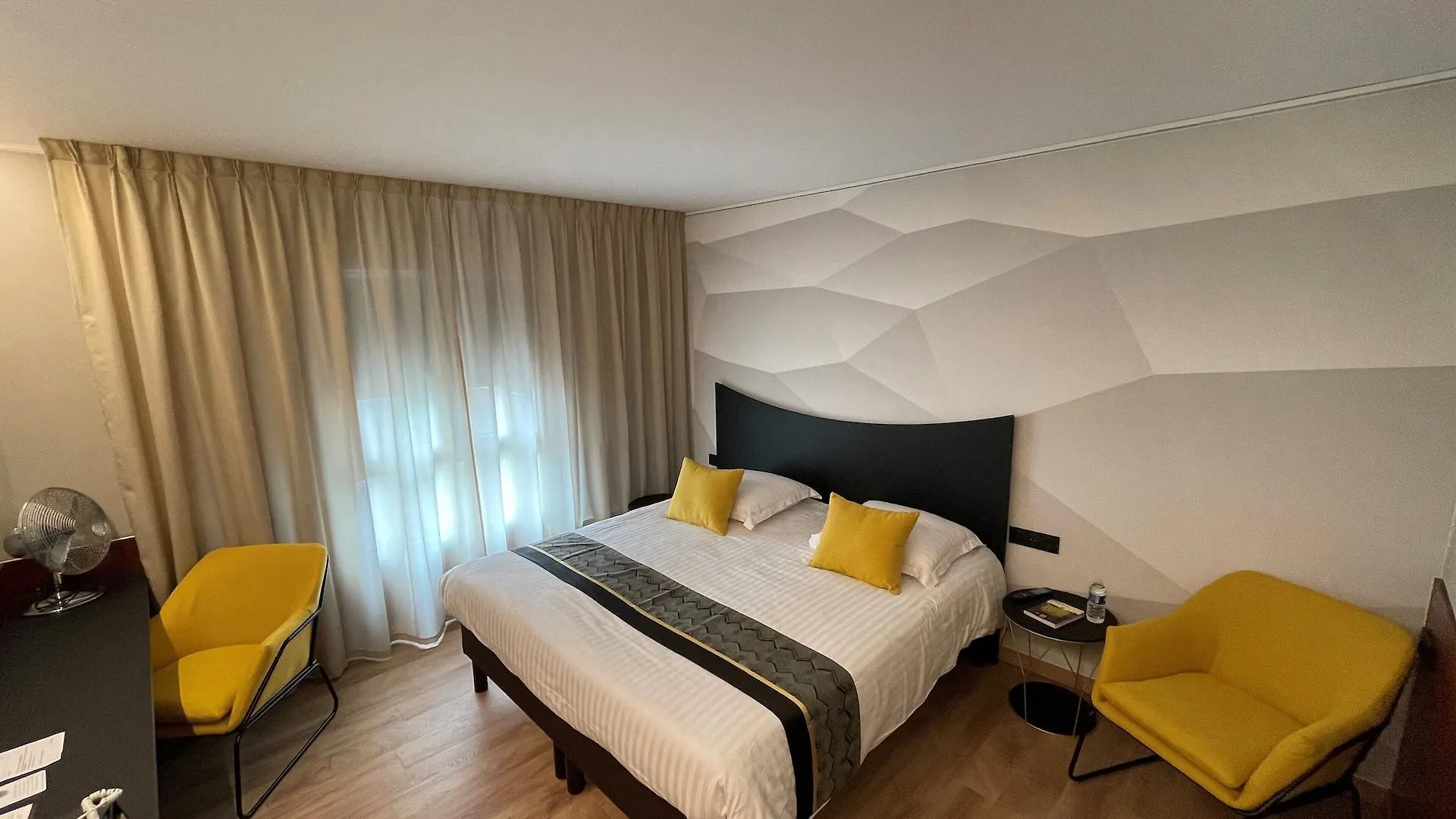 Logis Hotel Center Brest 3*,  Francia