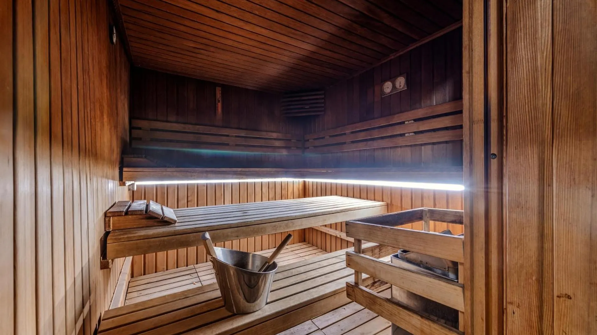 ***  Logis Hotel Center Brest Francia
