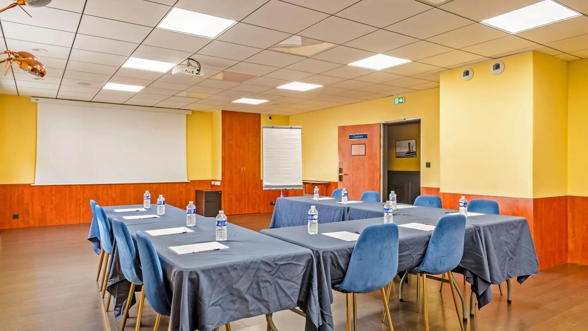 Logis Hotel Center Brest 3*,