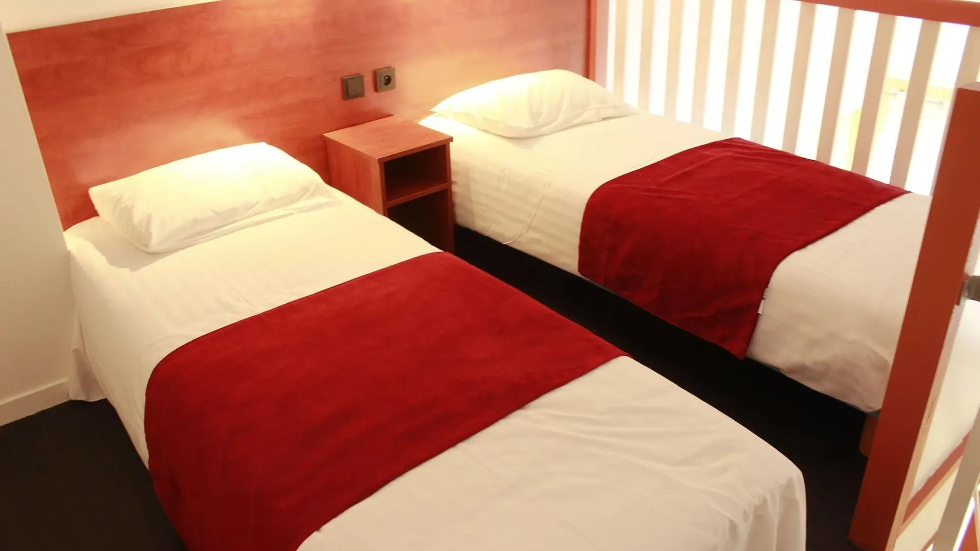 Logis Hotel Center Brest 3*,  Francia