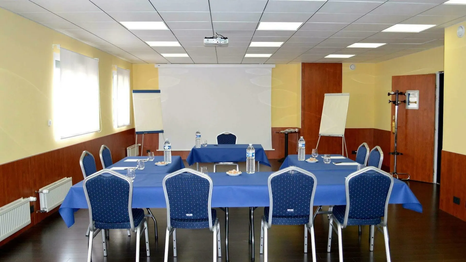 Logis Hotel Center Brest 3*,